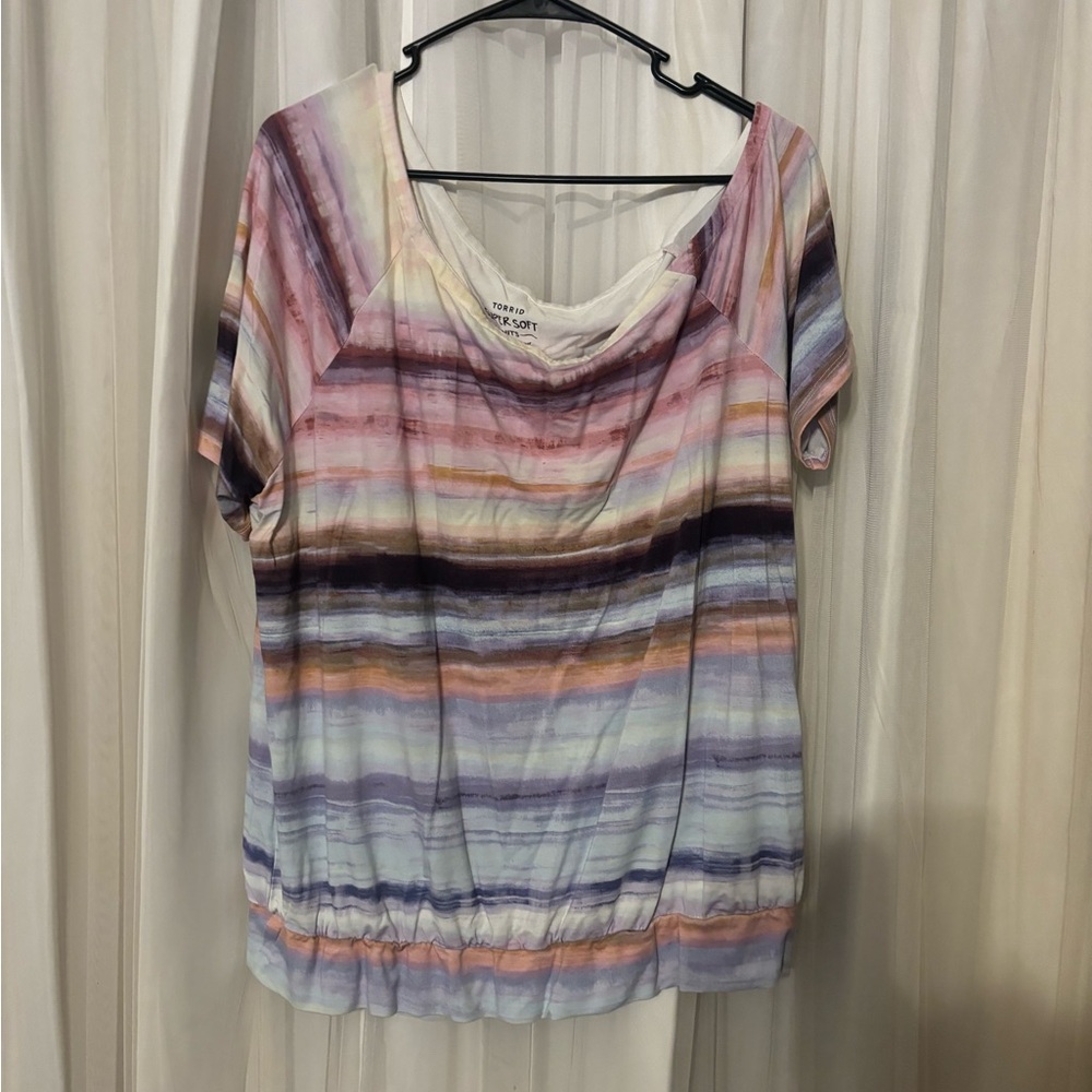 Women’s Torrid off shoulder top. Size 2. Same as xxl